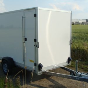 * NEU + GÜNSTIG STEMA P-Box STPK 02 15-30-15.1.P18.2 gebremst Kofferanhänger 1500 kg - 3050 x 1570 x 1840 SEITENTÜRE 12 Zoll Bereifung 2 Flügeltüren abschließbar 100 km/h möglich