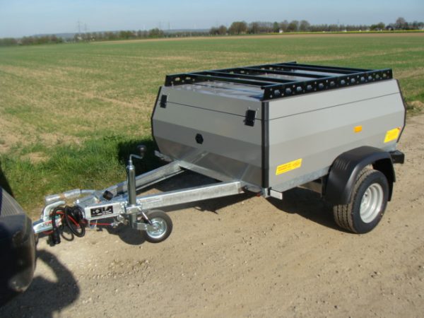 STEMA RETRO Advanced 850 kg mit Dachreling Deckelanhänger/Campinganhänger gebremst 1470 x 1070 x 400 mm - 100 km/h Urlaubsanhänger abschließbar Bereifung Stahlfelgen 195/55 R10C – Bild 2