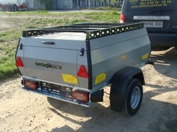 STEMA RETRO Advanced 850 kg mit Dachreling Deckelanhänger/Campinganhänger gebremst 1470 x 1070 x 400 mm - 100 km/h Urlaubsanhänger abschließbar Bereifung Stahlfelgen 195/55 R10C – Bild 5