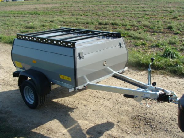 STEMA RETRO Advanced 850 kg mit Dachreling Deckelanhänger/Campinganhänger gebremst 1470 x 1070 x 400 mm - 100 km/h Urlaubsanhänger abschließbar Bereifung Stahlfelgen 195/55 R10C – Bild 6