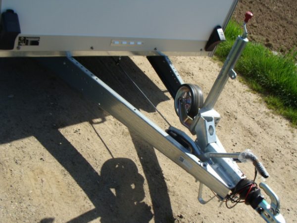 * DER CAMPER STEMA P-Box STPK O2 18-30-18.1.P15.1 Kofferanhänger gebremst 1800 kg einachser 3050 x 1870 x 1540 mm AUFFAHRRAMPE SEITENTÜRE FENSTER ELEKTROPAKET (Stromanschluss) – Bild 6