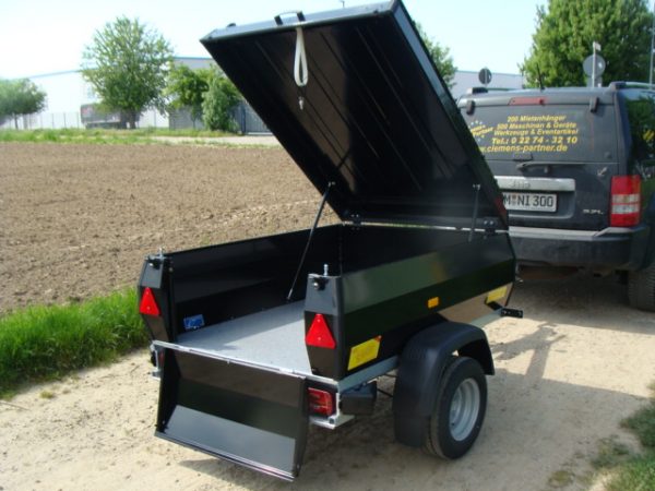 STEMA RETRO 850 kg schwarz mit Dachreling Deckelanhänger/Campinganhänger gebremst 1470 x 1070 x 400 mm - 100 km/h Urlaubsanhänger abschließbar Stahlfelgen 195/55 R10C