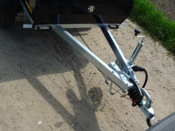 STEMA RETRO 850 kg schwarz mit Dachreling Deckelanhänger/Campinganhänger gebremst 1470 x 1070 x 400 mm - 100 km/h Urlaubsanhänger abschließbar Stahlfelgen 195/55 R10C – Bild 7