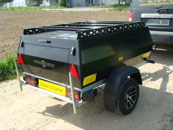 STEMA RETRO Advanced 850 schwarz mit Dachreling Deckelanhänger/Campinganhänger gebremst 1470 x 1070 x 400 mm - 100 km/h Urlaubsanhänger abschließbar Bereifung Alufelge black 195/55 R10C – Bild 6