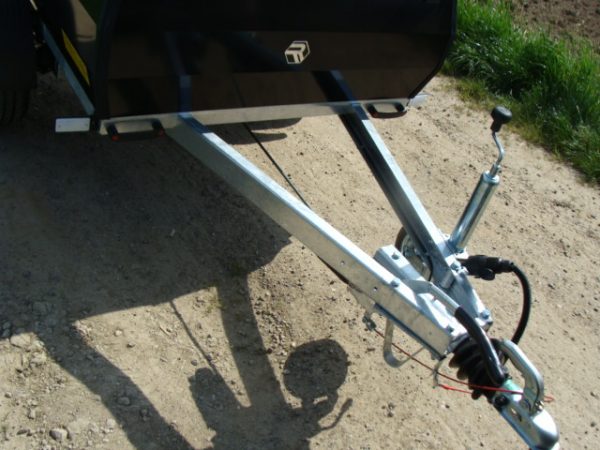 STEMA RETRO Advanced 850 schwarz mit Dachreling Deckelanhänger/Campinganhänger gebremst 1470 x 1070 x 400 mm - 100 km/h Urlaubsanhänger abschließbar Bereifung Alufelge black 195/55 R10C – Bild 8