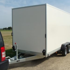 ***NEU + günstig STEMA P-Box STPK 02 27-46-18.2.P20.2 gebremst Kofferanhänger 2700 kg - 4520 x 1870 x 2040 - 12 Zoll Bereifung 2 Flügeltüren abschließbar doppelachser 100 km/h möglich