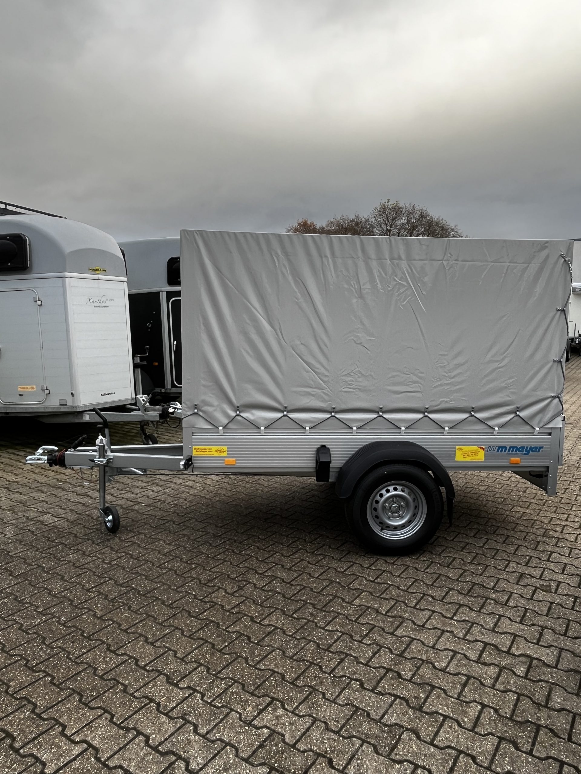 ***TOPSELLER*** B 1325/126 Alu mit Plane + Spriegel 1300 kg Plananhänger 2510 x 1260 x 1500 - 100 km/h möglich – Bild 4