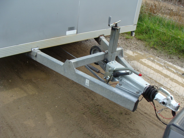Gebrauchtfahrzeug Kofferanhänger Hochlader 3500 kg 3800 x 2440 x 2200 mm – Bild 8